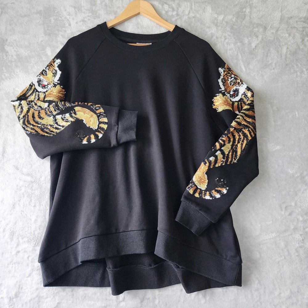 Queen of Sparkles Sweatshirt Womens Size XL Sequins Climbing Tiger Sleeve Black